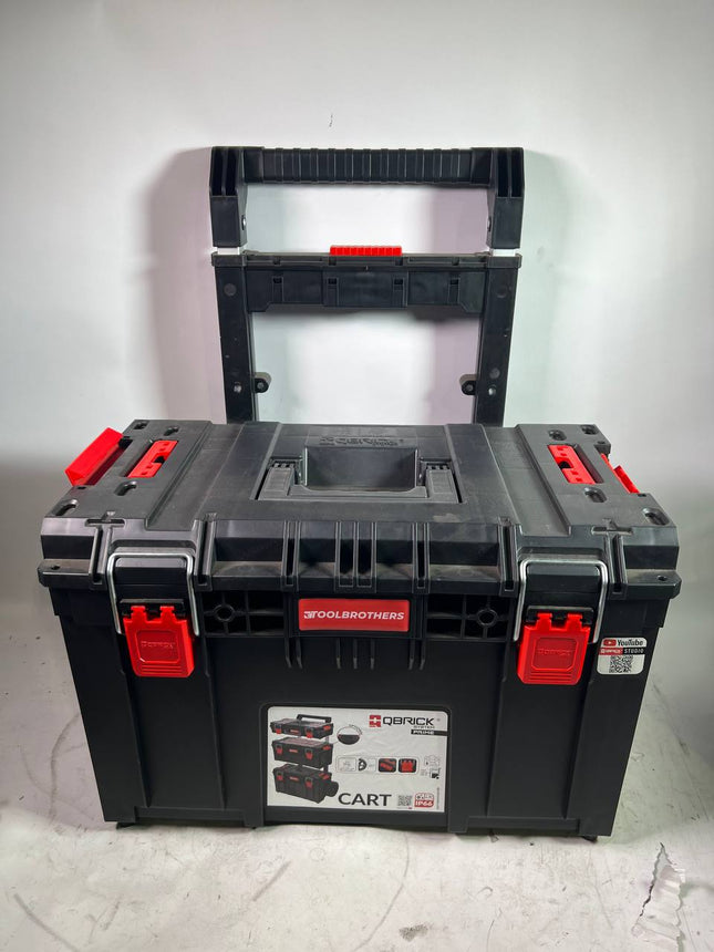 Qbrick System PRIME Cart Trolley stapelbar 590 x 425 x 660 mm 37 l IP66 100 kg belastbar mit Doppelteleskopstiel aus Aluminium Leicht Gebraucht 1 - toolbrothers