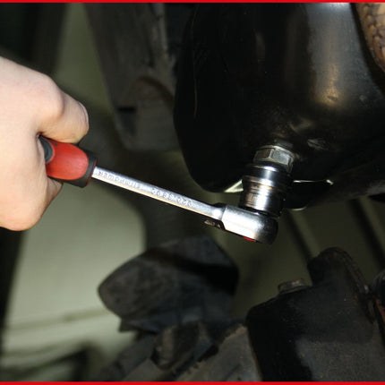 KS TOOLS Öldienst-Sechskant-Stecknuss mit Magnet, 18 mm ( 150.1407 ) - Toolbrothers